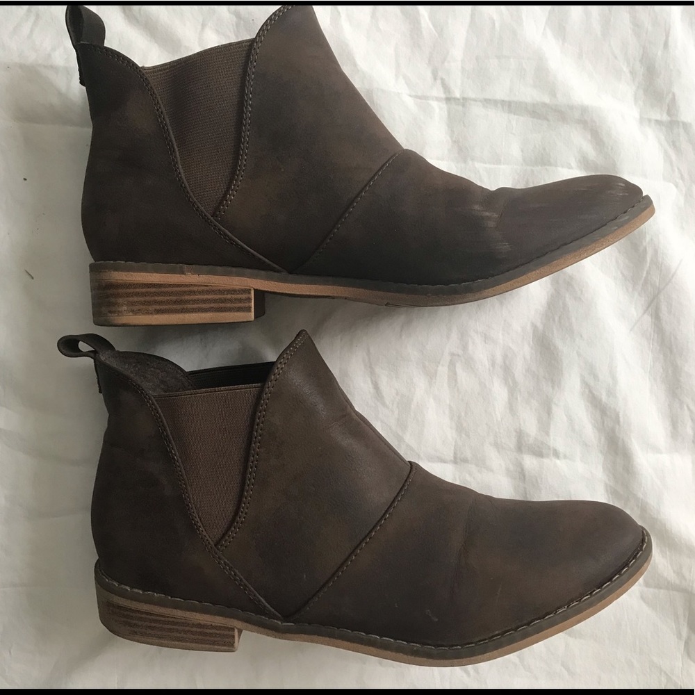 Rocket Dog Maylon Chelsea Boot - sz10